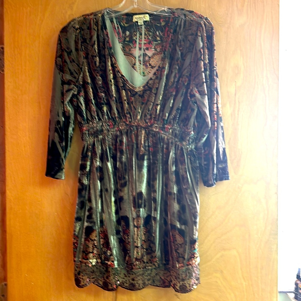 Velvety soft tunic. Sequin bottom, 3/4 sleeves